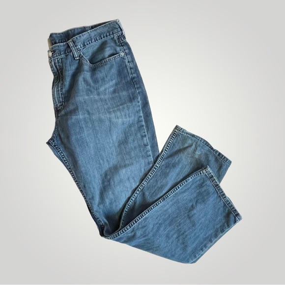 Levi’s 514 Straight Fit Jeans - Picture 9 of 16